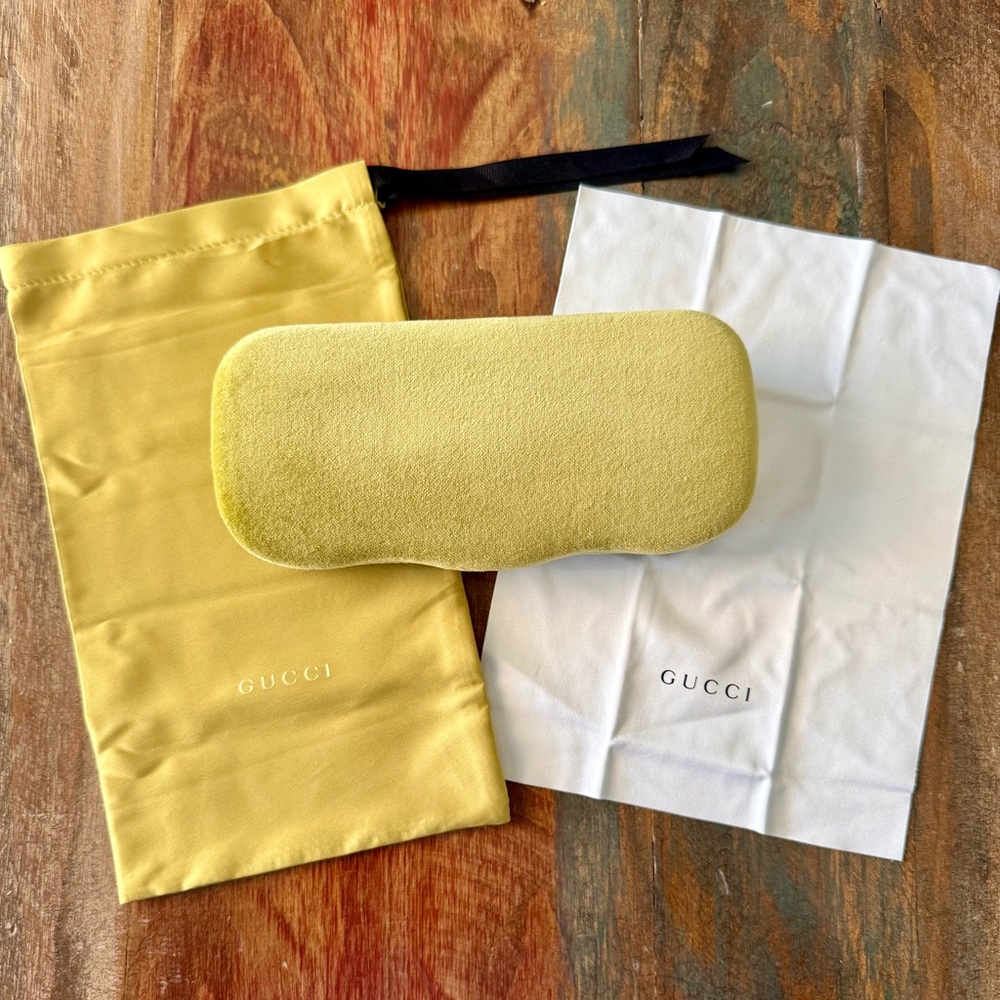 NWOT Gucci Yellow/Gold Sunglass Case with Silk Dust Bag and microfiber cloth